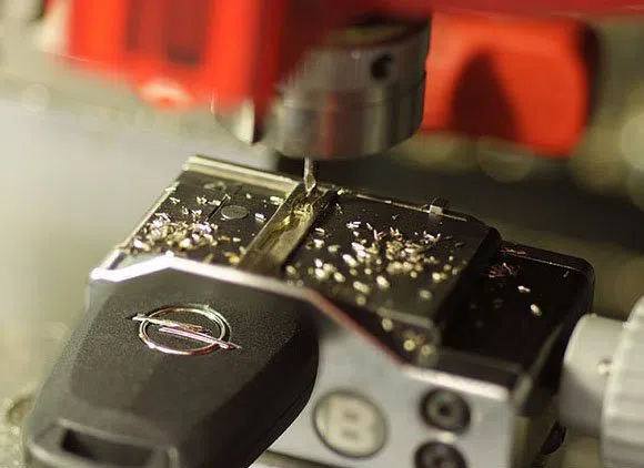 Universal Locksmith Store Lees Summit, MO 816-295-2693 - 11-Key-Cutting