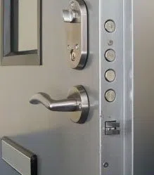 Universal Locksmith Store Lees Summit, MO 816-295-2693 - 13-High-Security-locks