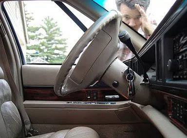 Universal Locksmith Store Lees Summit, MO 816-295-2693 - 20-Car-Lockout